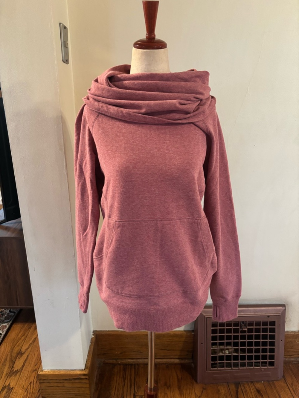 L.L. Bean Cozy Pullover Women's Size medium Pink Heather Sweatshirt CowlNeck EUC